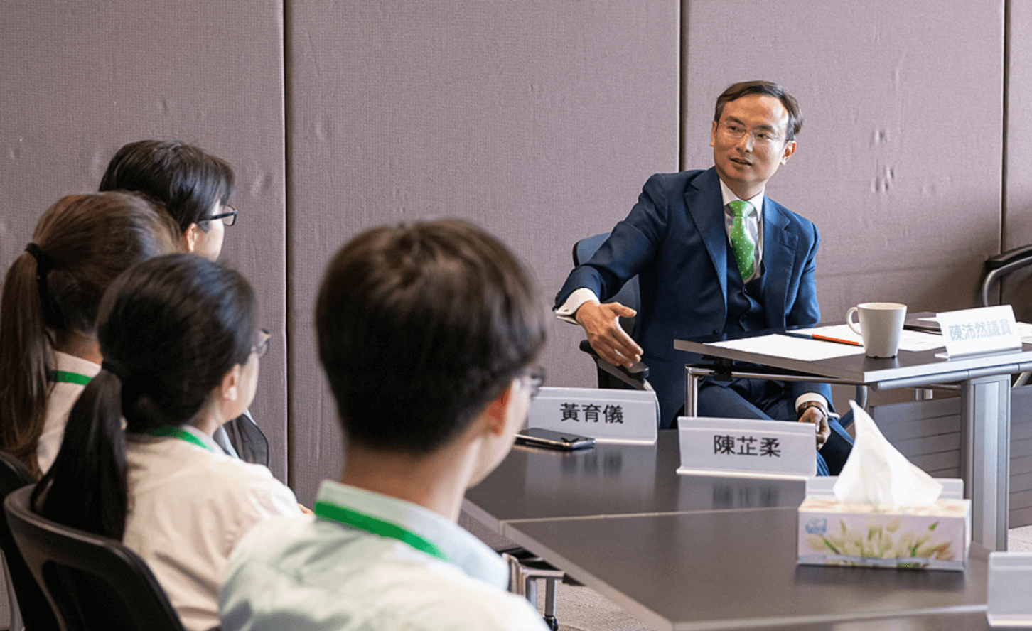 陳沛然議員於2019年6月3日與台山商會中學的同學會面。